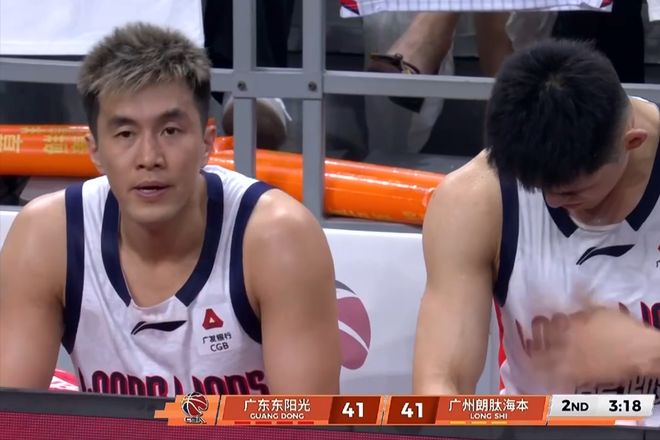 CBA：徐杰17+9战郭艾伦，胡明轩赢球输人，徐昕战旧主陈国豪7中1