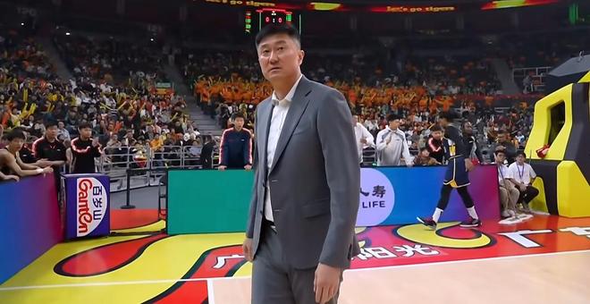 徐昕伤退广州3分惜败！广东4人满分2人拉胯，2老毛病让杜锋很头疼