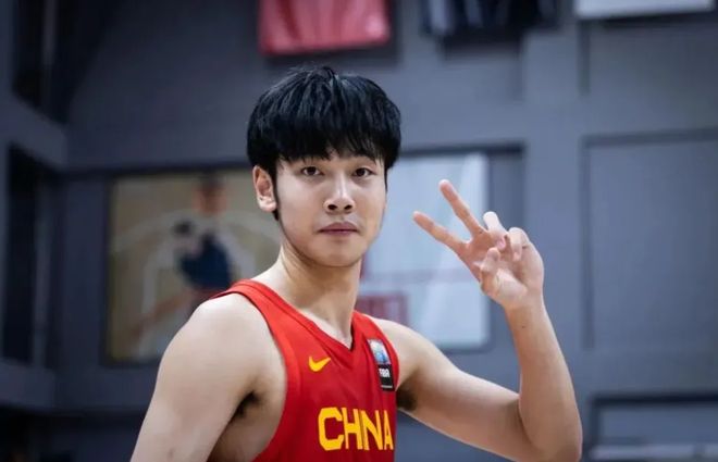 再砍高分美媒大赞！张博源已成美高明星 郭士强会招他打世预赛吗