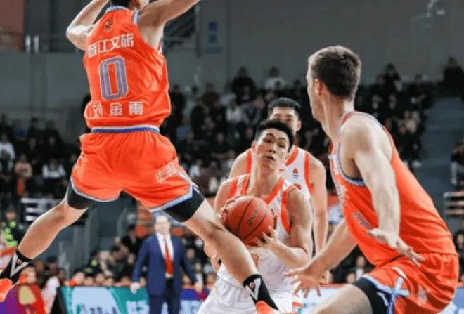 场均20分！单场32分！探花在NBL大满贯后仍制霸CBA，江苏有福了！