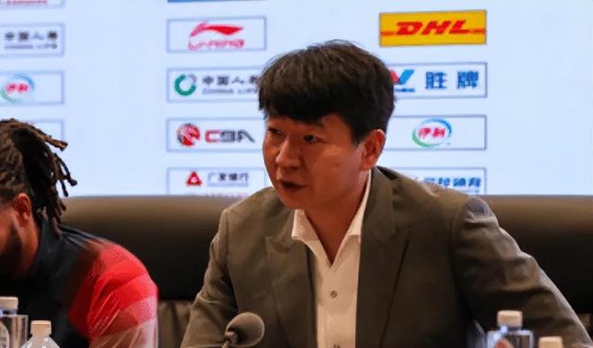 胜北控发布会！邱彪点赞篮板，不满对里勒限制，会不断完善！