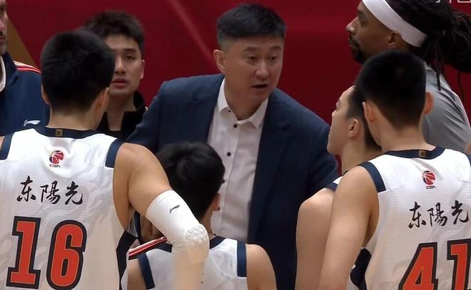 广东男篮迎战强敌，上海客战广厦，胜负有悬念；山西男篮冲击连胜