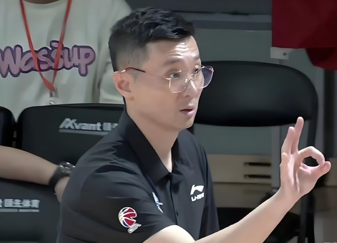 为何？效率最高的阿不都沙拉木，却只打8分钟！球迷：刘炜下课吧