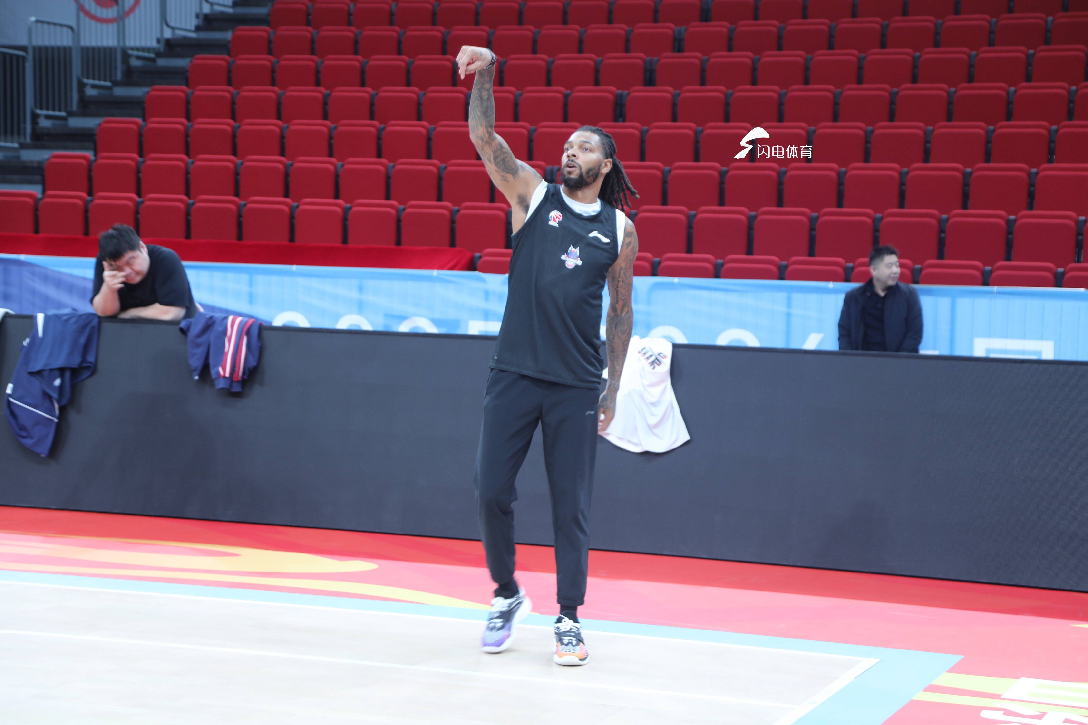 再战北控！山东高速男篮主场全力争胜，赛前邱彪谈对手特点