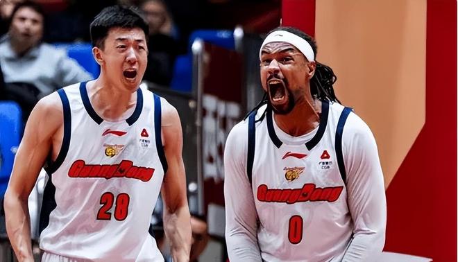 广东VS青岛，杜锋放弃一名主力球员，效果明显，球迷纷纷点赞