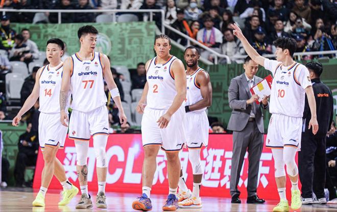 张镇麟的3点困境！上海队不给球权，CBA大变天，身边缺少赵继伟