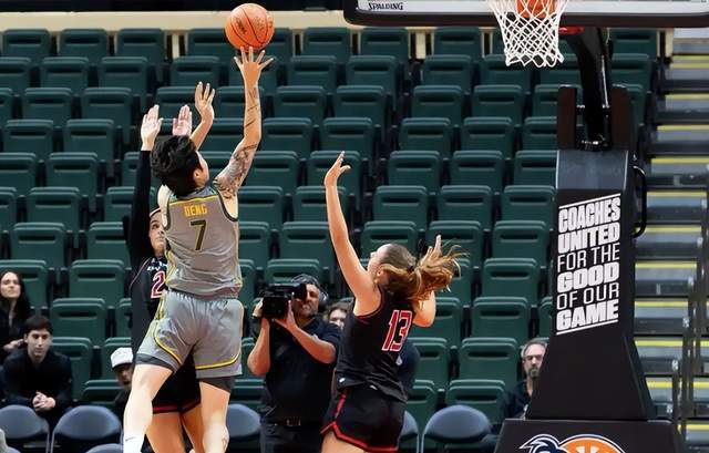 遗憾错失绝杀！女篮新星轰22+3末节连中关键三分，被誉李梦接班人