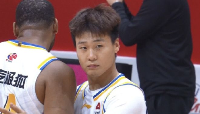 CBA疯狂一夜！前总冠军51分惨败，最新排名乱了：2队全胜+3队全败