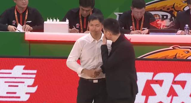 痛快！辽篮12分大胜，杨鸣给张庆鹏上一课，强援31+7，国手9投9中
