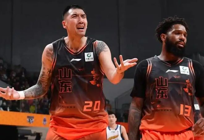 绝杀！山东男篮92比95负深圳痛失连胜，克里斯疯狂30分仍然无奈！