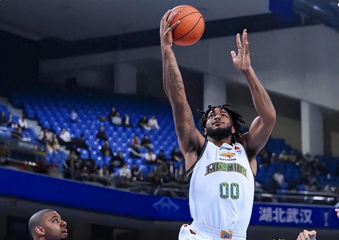 辽篮轻松战胜北控，鄢手骐状态令人惊喜，另四名球员均有隐患