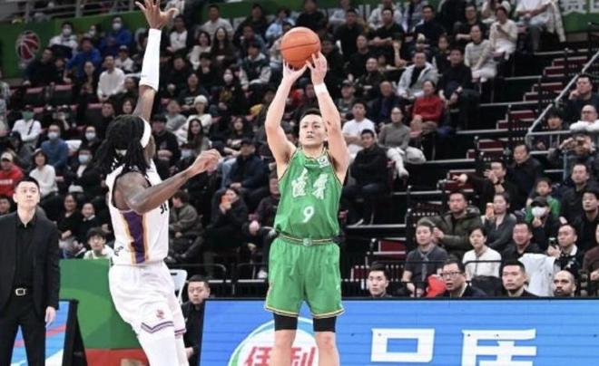 姜宇星：我已经100%融入球队，大家在场上打得非常团结