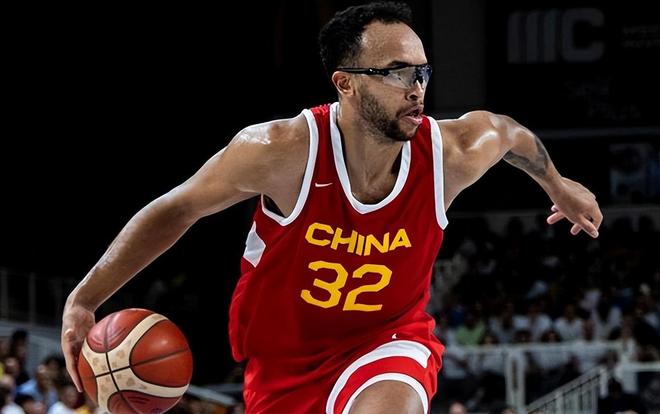 李凯尔改回美籍！曝归化CBA外援要天价 男篮连世界杯都进不去了吗