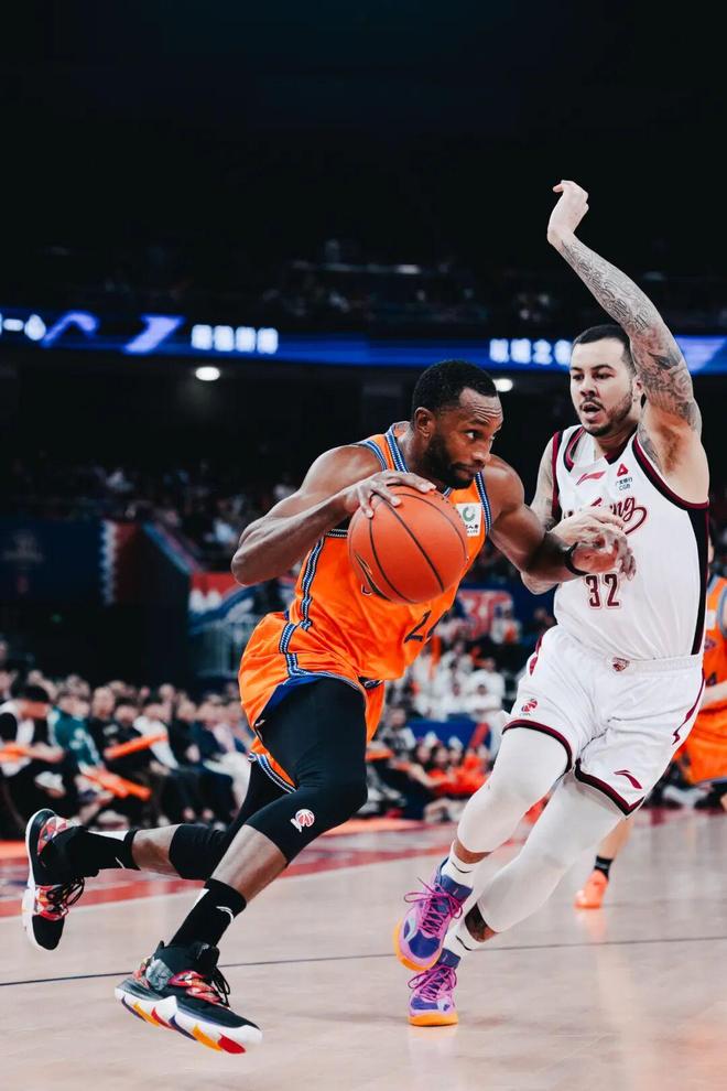 上海男篮要“续命”，还得靠“老江湖”？