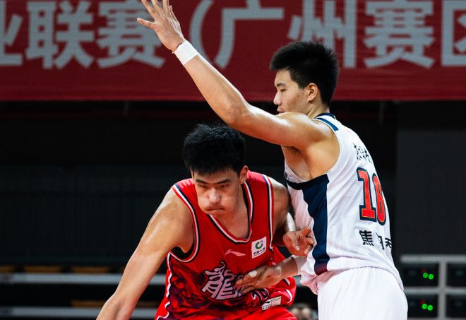 破案了！徐昕每次面对杜锋总被精准拿捏的原因找到，都怪广州太穷