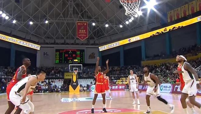 辽宁被广厦打崩！鄢手骐打铁 威尔斯受限 布朗稳健输出