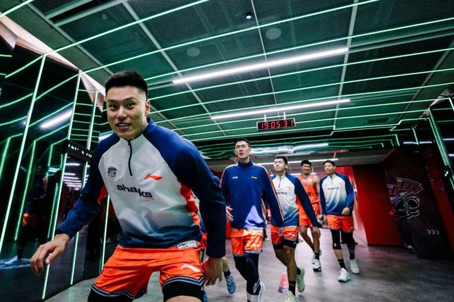 一再证明自己，郭士强为何还是看不上上海男篮的他？