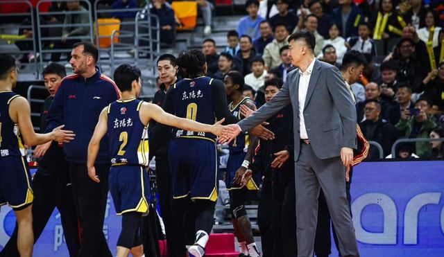 广东宏远冲击7连胜！全力击败山西，胡明轩复出，央视直播