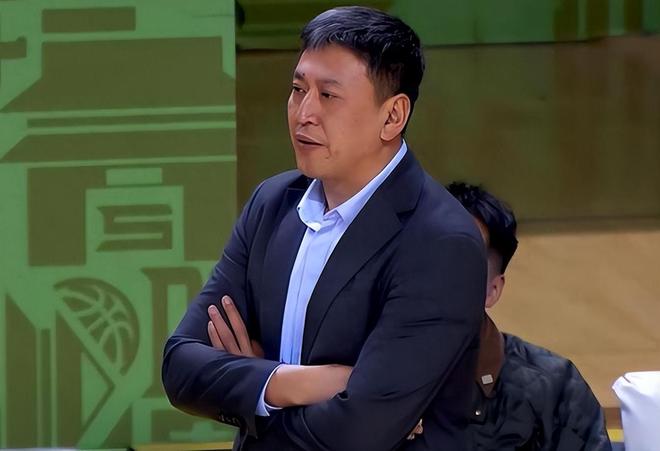 南京同曦76-104惨败天津，球迷为王世龙惋惜：巧妇难为无米之炊啊