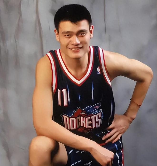 人民日报发文祝贺，王治郅入选2026年国际篮联名人堂