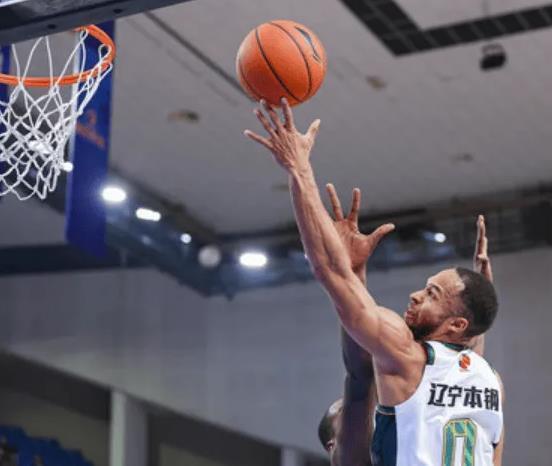 拼尽全力！辽篮大将一战证明自己 末节狂轰20分难阻败局