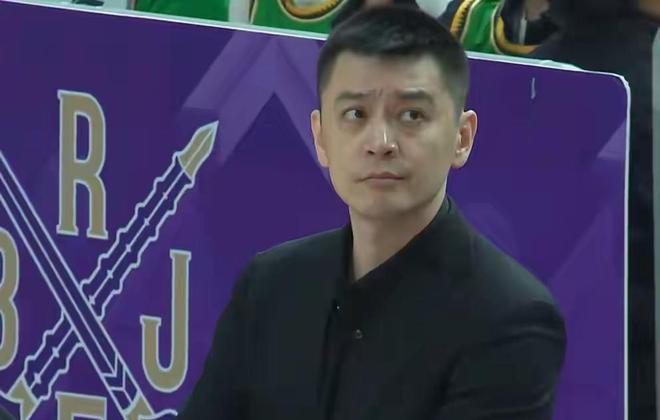 意外！3分惜败，CBA4冠王第3败，空砍33分+6人0分，劲旅终结4连败