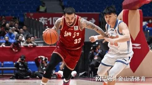 欺负老实人？浙疆战洋帅一动作被吹技犯，解说: 这个动作很少吹T