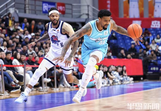 三连胜！青岛男篮战胜山东赢下“齐鲁德比”，五人上双为今年主场画上圆满句号