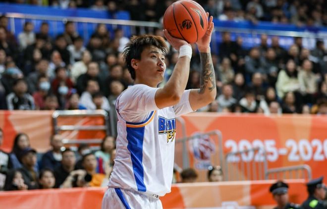 26分惨案6分复仇！黑马杀回前4，北京榜首恐不保，杜锋成最大赢家