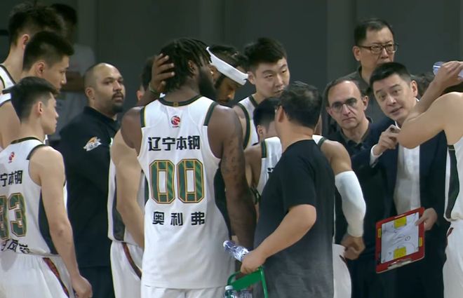 随着辽宁遭3连败，上海大胜北控，CBA最新积分榜：3大黑马杀进前6