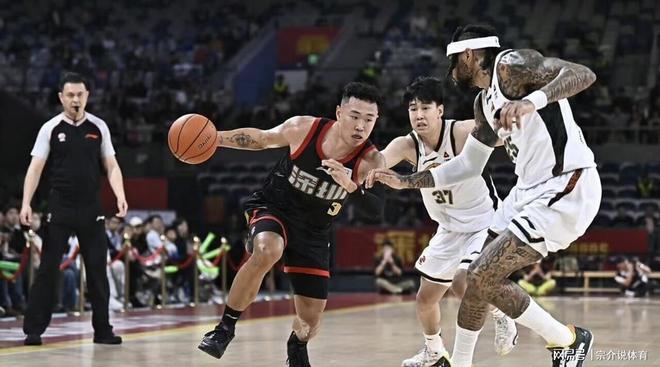 打爆辽宁队，碾压赵睿徐杰，CBA第一后卫爆发，中国男篮必带他