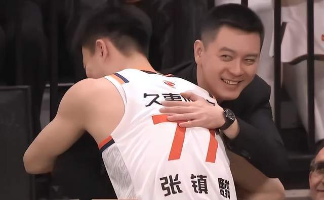 辽篮惨败上海，张镇麟手刃旧主一数据全队最高，杨鸣变得安静了