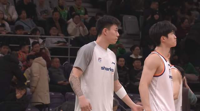 4连败，辽宁男篮送上海登顶，张镇麟16+3 张陈治锋15+7成唯一亮点