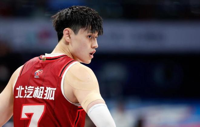 曾凡博完成注冊(cè)，陳盈駿即將復(fù)出，1月1日京粵大戰(zhàn)不容錯(cuò)過(guò)