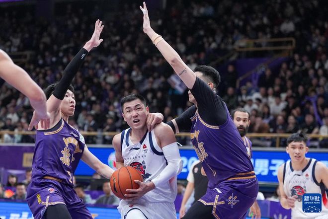 告別2025，山東男籃逆勢(shì)起步：給空間以時(shí)間，用耐心換信心！