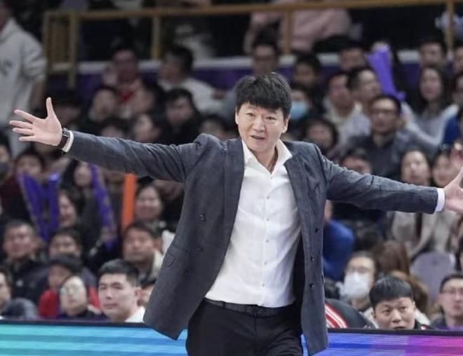 記者：山東高速已啟動(dòng)引進(jìn)第四外援的計(jì)劃，且已有實(shí)質(zhì)進(jìn)展