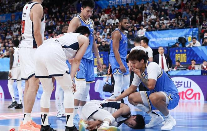 CBA五場(chǎng)大戰(zhàn)！徐杰缺席對(duì)北控，上海阻擊黑馬隊(duì)，賀希寧不服國(guó)手