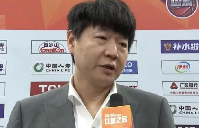 邱彪：新疆隊(duì)年輕球員值得我們學(xué)習(xí)，如何激發(fā)替補(bǔ)是我的新課題