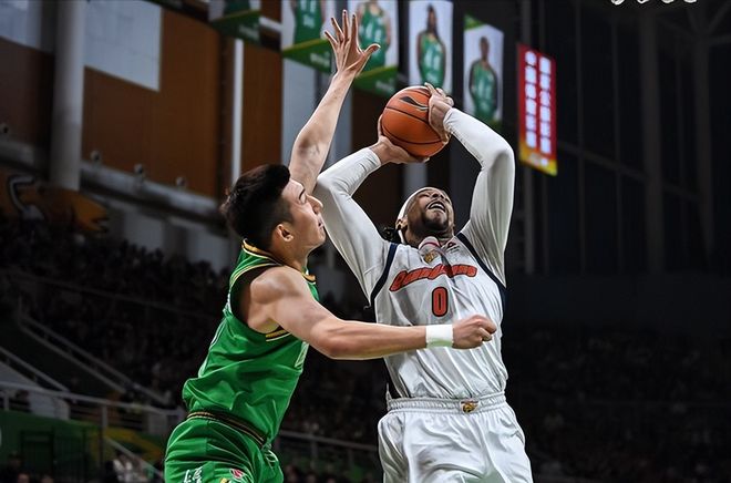 遼粵大戰(zhàn)無懸念，繼偉無奈抱頭捂臉，奎因真敢講也真能打