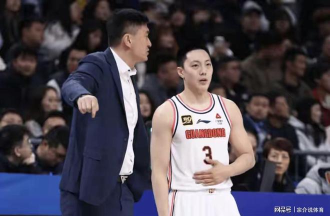 高興太早，廣東隊狂勝遼寧30分，卻收壞消息，杜鋒真能忍