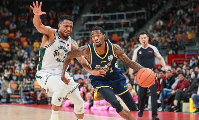 CCTV5直播！廣東VS同曦拒絕爆冷，三外援長驅(qū)直入，杜鋒全面練兵