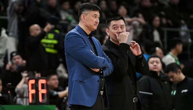 遼寧男籃VS青島！趙繼偉賽季首秀，楊鳴拒絕輸球，央視直播