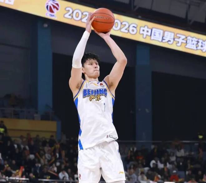 CBA又出一頂級鋒線！身高203cm，三分命中率43%，他才21歲啊