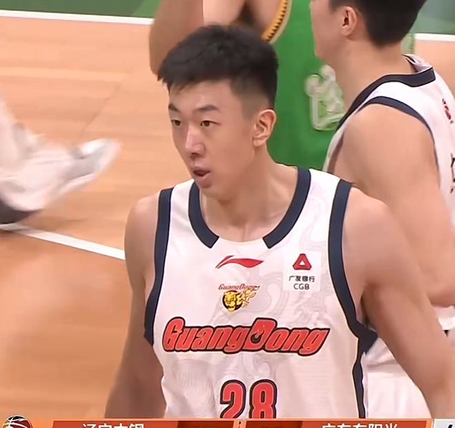 廣東30分大勝遼籃！徐杰破紀(jì)錄，三外援合砍71分，胡明軒僅得3分