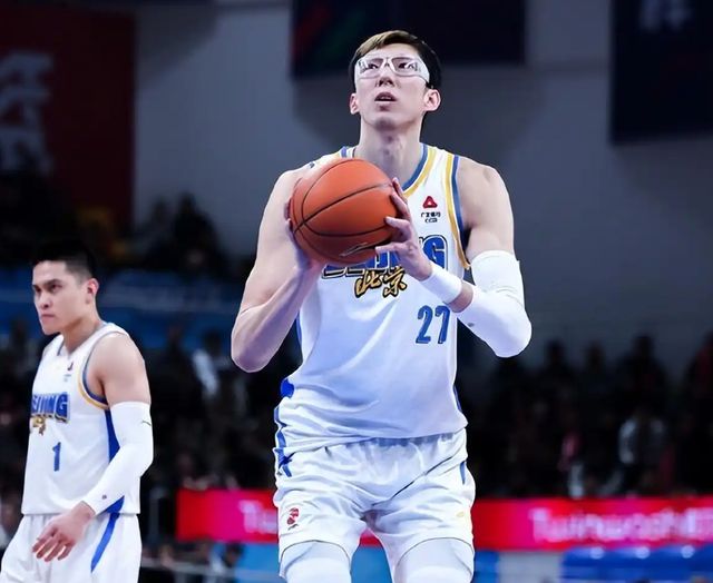 趙睿缺陣軍心渙散，北京首鋼不敵深圳遭兩連敗，曾凡博周琦辣眼睛