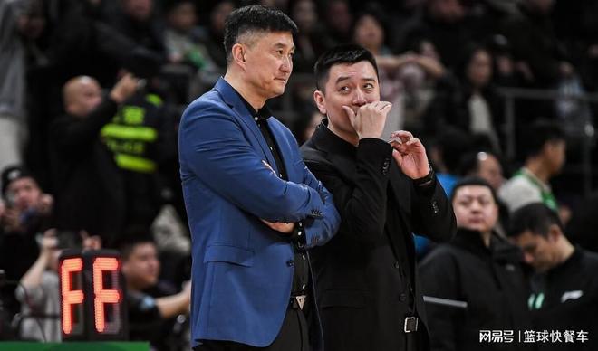 遼籃一戰(zhàn)狂輸“52分”！楊鳴真被廣東打崩潰了：輸現(xiàn)在更沒未來？