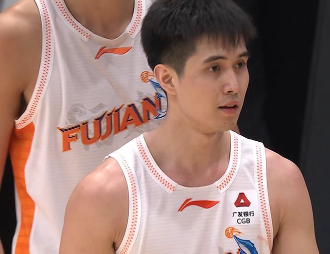 厲害！福建隊(duì)小將轟出33分，三分球9中9，成為CBA第一人