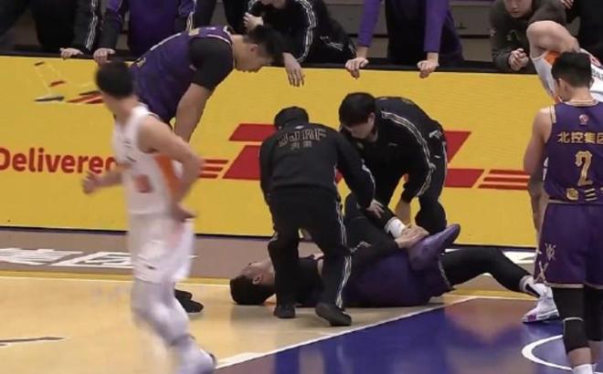 媒體人：崴腳退賽的沈梓捷賽后沒有去醫(yī)院，腳踝問(wèn)題不大