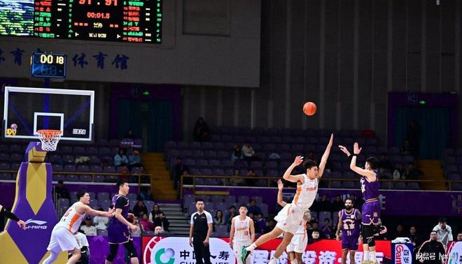 廖三寧攪黃曾凌炫生涯之夜 林庭謙手冷天津心熱 四川男籃依舊穩(wěn)定