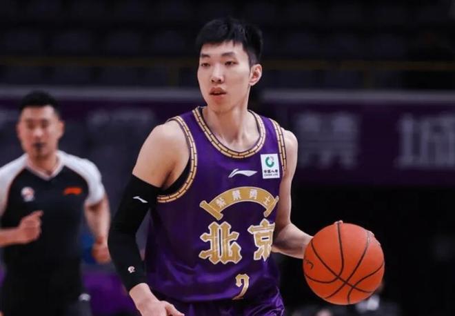 勝福建發(fā)布會(huì)！張慶鵬不滿下半場(chǎng)防守，親承朱松瑋帶傷！